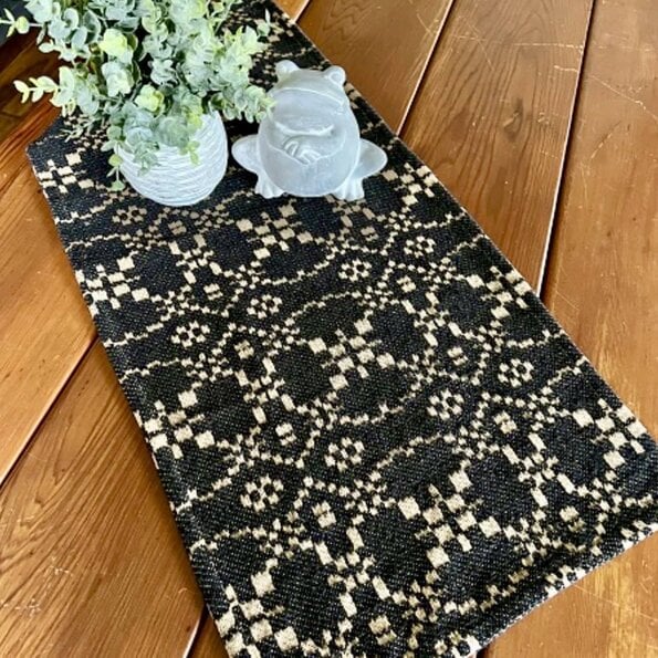 Finding the right Short Table Runner